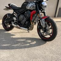 Triumph trident 660