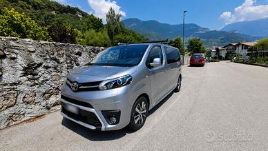 TOYOTA PROACE VERSO 2.0 D-4D DELUXE AUTOM. 8 POSTI