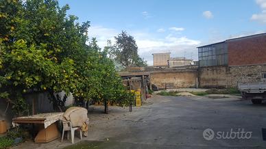 Posti auto e mezzi attrezzature cantiere