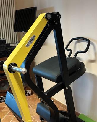 Technogym macchina per glutei e gambe