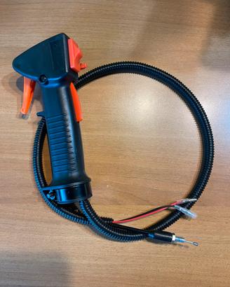 Acceleratore per decespugliatore a manubrio