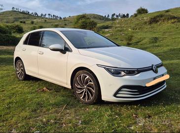 Golf 8 1.0 eTsi benzina-hybrid