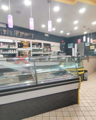LIDO DI POMPOSA: Bar- gelateria a due passi dal ma