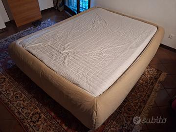 Letto matrimoniale con materasso (Gallarate - VA)