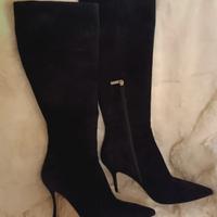 Stivali Kamelie neri in camoscio