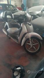Scooter Scarabeo 200 cc