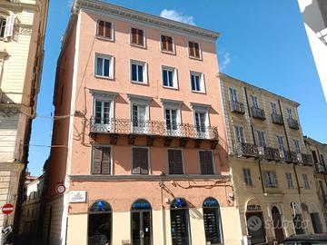 Piazza Azuni USO STUDIO