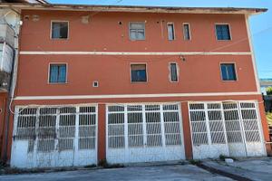 Locale deposito con accesso dalla variante AV/EST