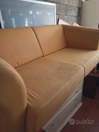 divano giallo