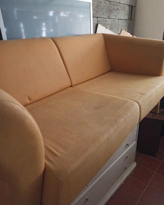 divano giallo