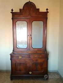 Credenza antica doppio corpo con vetrina