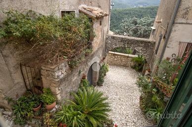 3 LOCALI A COTTANELLO