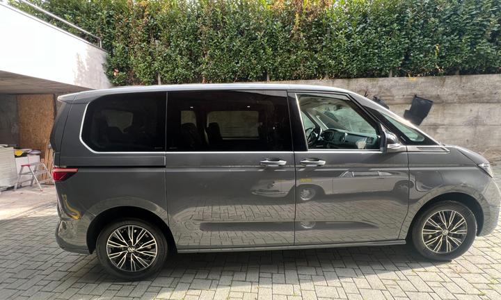 Volkswagen T7 Multivan T7 1.4 tsi eh Life