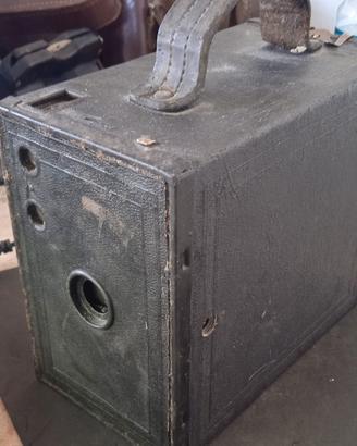 KODAK BROWNIE 2A VINTAGE CAMERA
