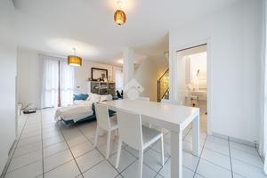 PORZIONE DI BIFAMILIARE A QUATTRO CASTELLA