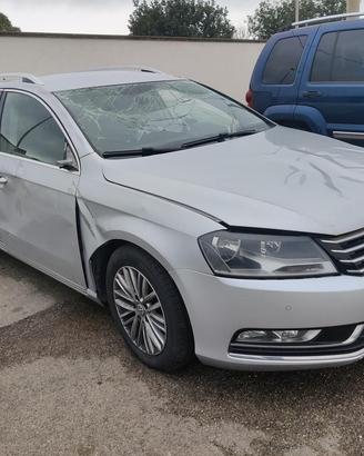 VW PASSAT VARIANT 365 2.0 TDI 140CV -ricambi