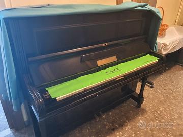 pianoforte verticale I.C. Baer