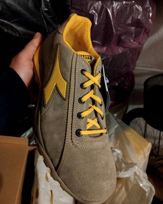 diadora