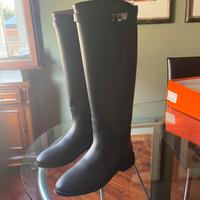 stivali neri tipo hermes 