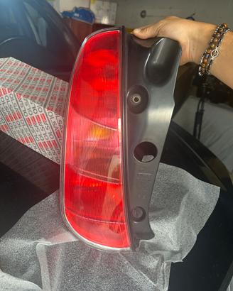 Coppia fari lancia y 2006