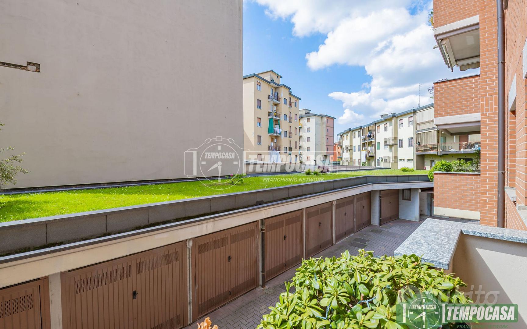 AMPIO TRILOCALE CON TERRAZZO + BOX E CANTINA - Vista 5