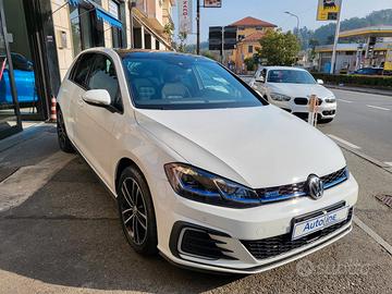 Volkswagen Golf 1.4 GTE HYDRID 5p. TETTO
