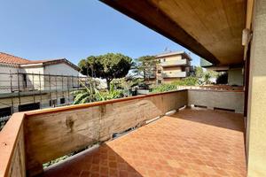 3 1/2 Vani + P.Auto (Via P.Platania - Scogliera)