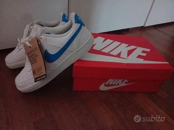 scarpe Nike con dettaglio blu taglia 40 