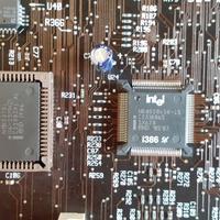 INTEL i386 CON COPROCESSORE MATEMATICO i387 SCHEDA