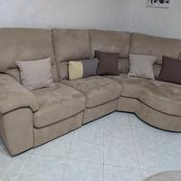 divano con movimento relax in alcantara