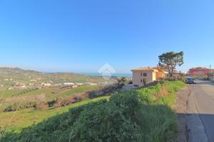 TER. RESIDENZIALE A MOSCIANO SANT'ANGELO