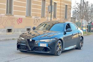 Alfa Romeo Giulia 2.9 T V6 AT8 Quadrifoglio