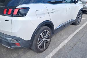 PEUGEOT 3008 GT EAT 8