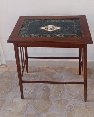 tavolino in stile liberty 
