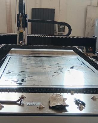 Macchina taglio LASER