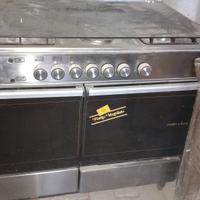 Cucina a gas con due piani cottura elettrici