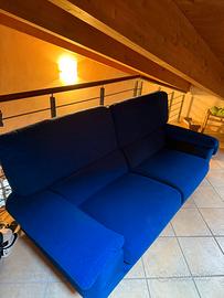 Divano 3 posti blu per soggiorno o seconda casa