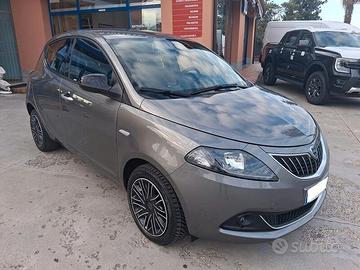 Lancia Ypsilon 1.0 FireFly 5 porte S&S Hybrid Gold