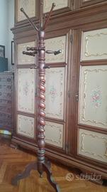 Appendiabiti Da Terra In Legno Design Classico