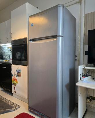 frigorifero indesit perfettamente funzionante 