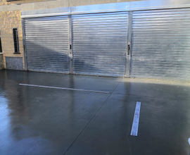 Commerciali con parcheggio privato