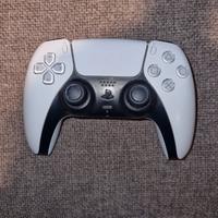 Joypad PS5 con leggero difetto