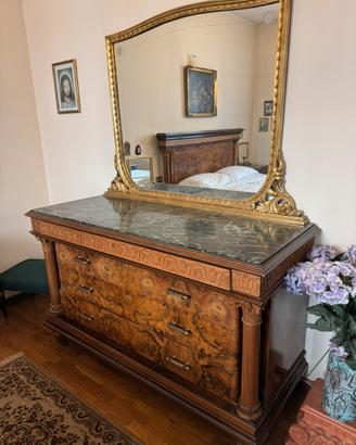 Cassettone in radica e marmo verde alpi