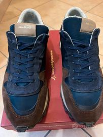 Snecker ama brand 43