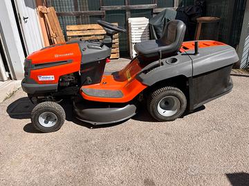 Trattorino tosaerba Husqvarna CTH 126