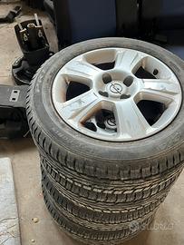 Set Cerchi in lega originali Opel con pneumatici