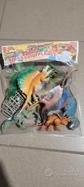 Dinosauri giocattolo 