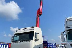 Volvo FH 16-520 gru stern stb 300 con Jib e Ribalt