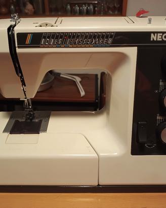 macchina da cucire necchi