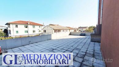 Appartamento con due camere e terrazzo GL1600
